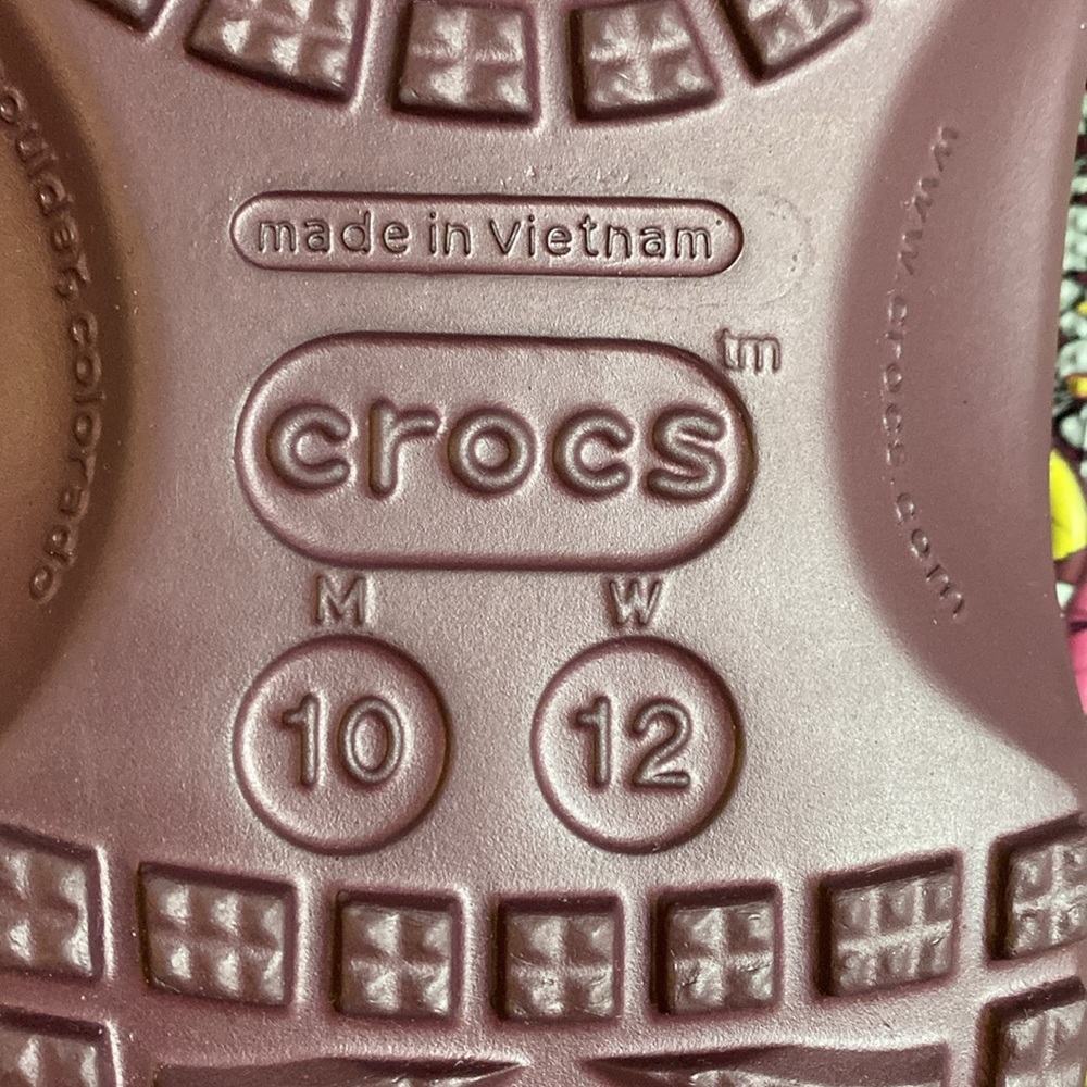 CROCS classic retro floral clog in burgundy multicolored‎ floral - Picture 5 of 7